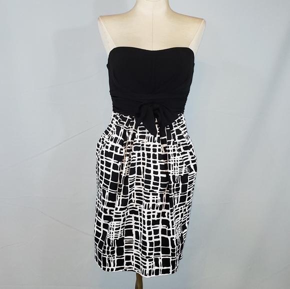 Snap Dresses & Skirts - Snap strapless cocktail dress size 5